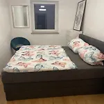 Helle Grosszuegige Ruhige Dreizimmerwohnung In Altstadtnaehe Mit Kostenlosem Tiefgaragenstellplatz アパート ランツフート