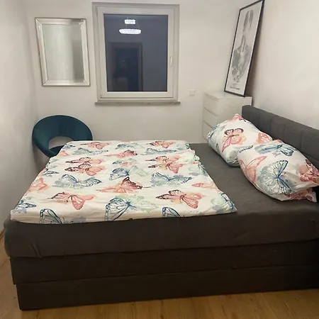 Helle Grosszuegige Ruhige Dreizimmerwohnung In Altstadtnaehe Mit Kostenlosem Tiefgaragenstellplatz Apartment Landshut