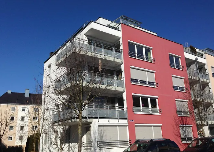 Helle Grosszuegige Ruhige Dreizimmerwohnung In Altstadtnaehe Mit Kostenlosem Tiefgaragenstellplatz 兰茨胡特