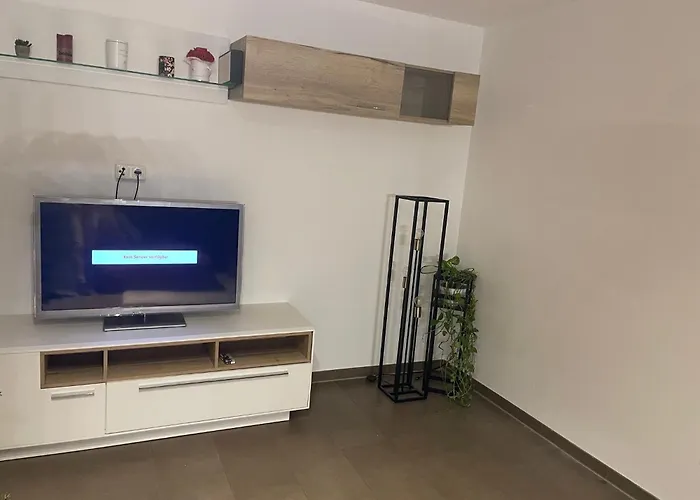 公寓 Helle Grosszuegige Ruhige Dreizimmerwohnung In Altstadtnaehe Mit Kostenlosem Tiefgaragenstellplatz